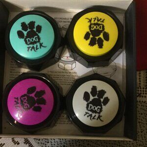 In box dog training voice recording buzzers 4 in the set  excellent condition